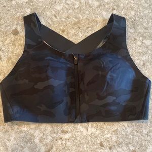 Enlite front-zip Size 36C lululemon black camo sports bra. High support.